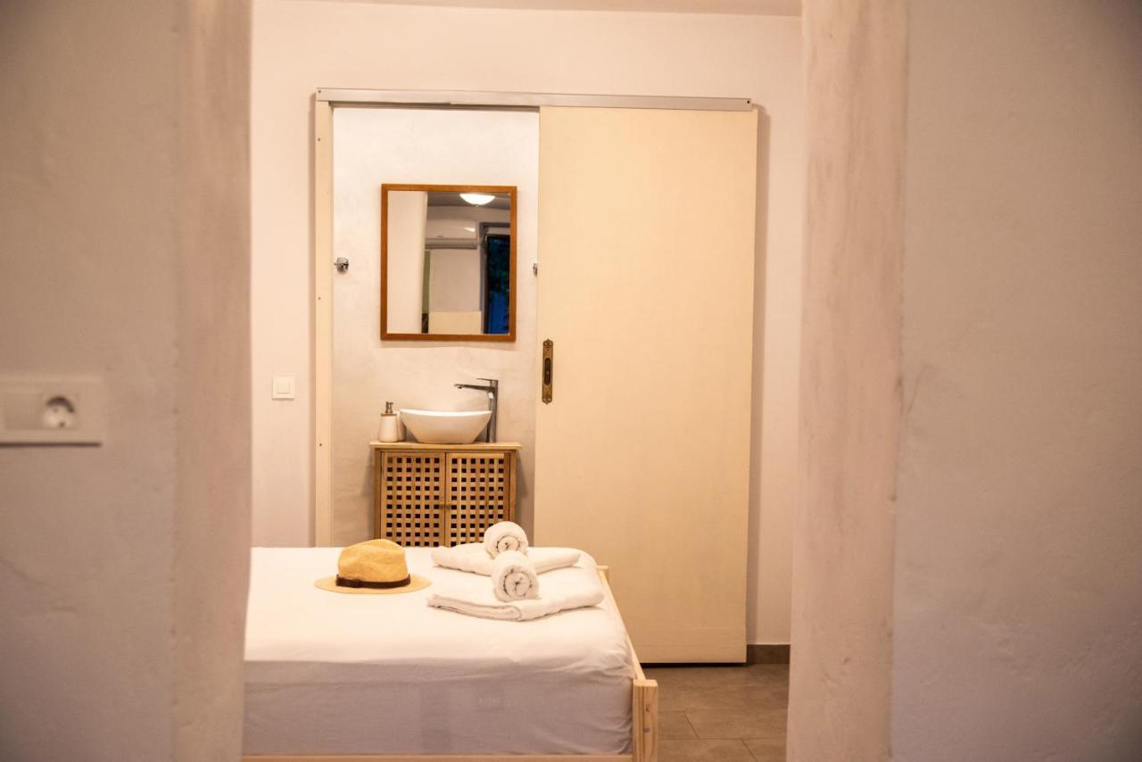 Feneri 3 -Cozy Rustic Apt 20' From Elafonisi Beach Perivolia  Luaran gambar