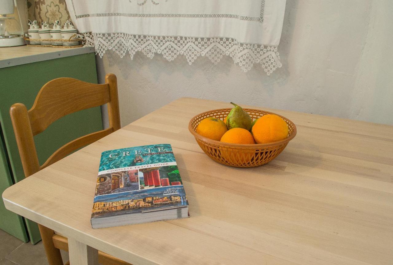 Feneri 3 -Cozy Rustic Apt 20' From Elafonisi Beach Perivolia  Luaran gambar