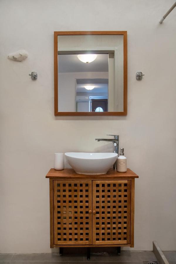 Feneri 3 -Cozy Rustic Apt 20' From Elafonisi Beach Perivolia  Luaran gambar