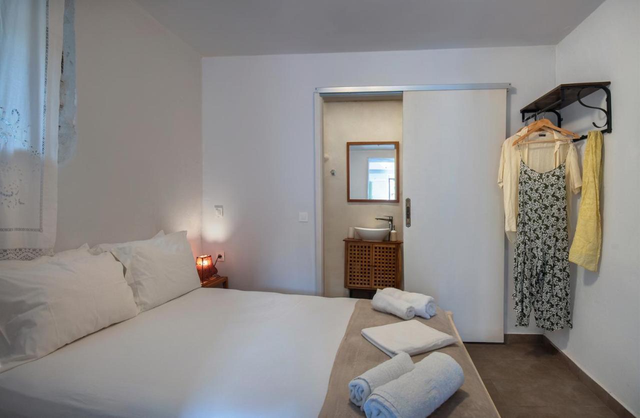 Feneri 3 -Cozy Rustic Apt 20' From Elafonisi Beach Perivolia  Luaran gambar