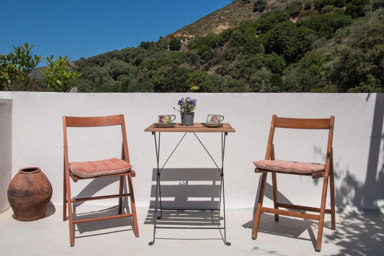 Feneri 3 -Cozy Rustic Apt 20' From Elafonisi Beach Perivolia  Luaran gambar